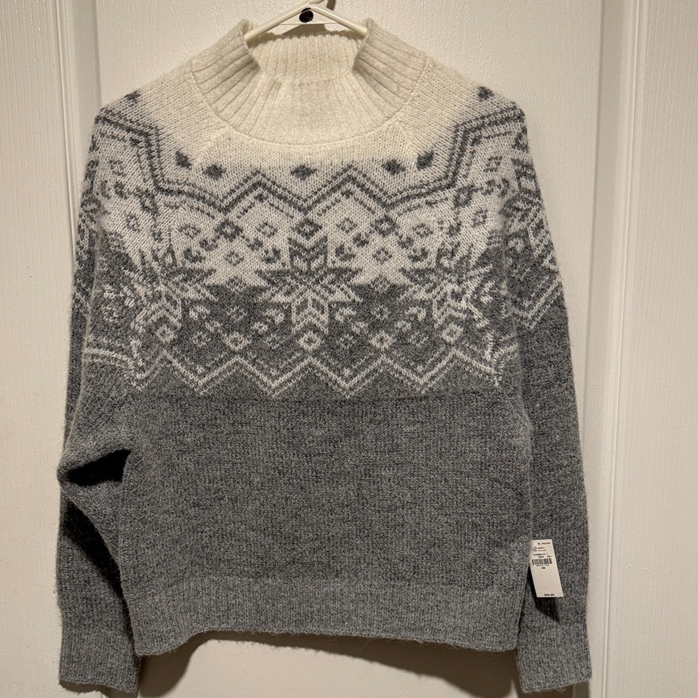 Gray and White cropped Sweater